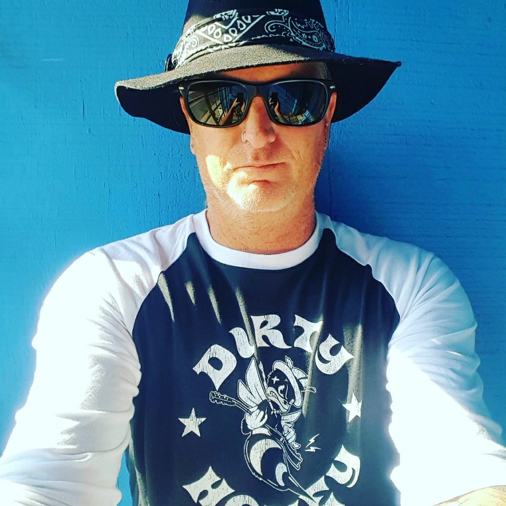 Meet your Posher, Cory